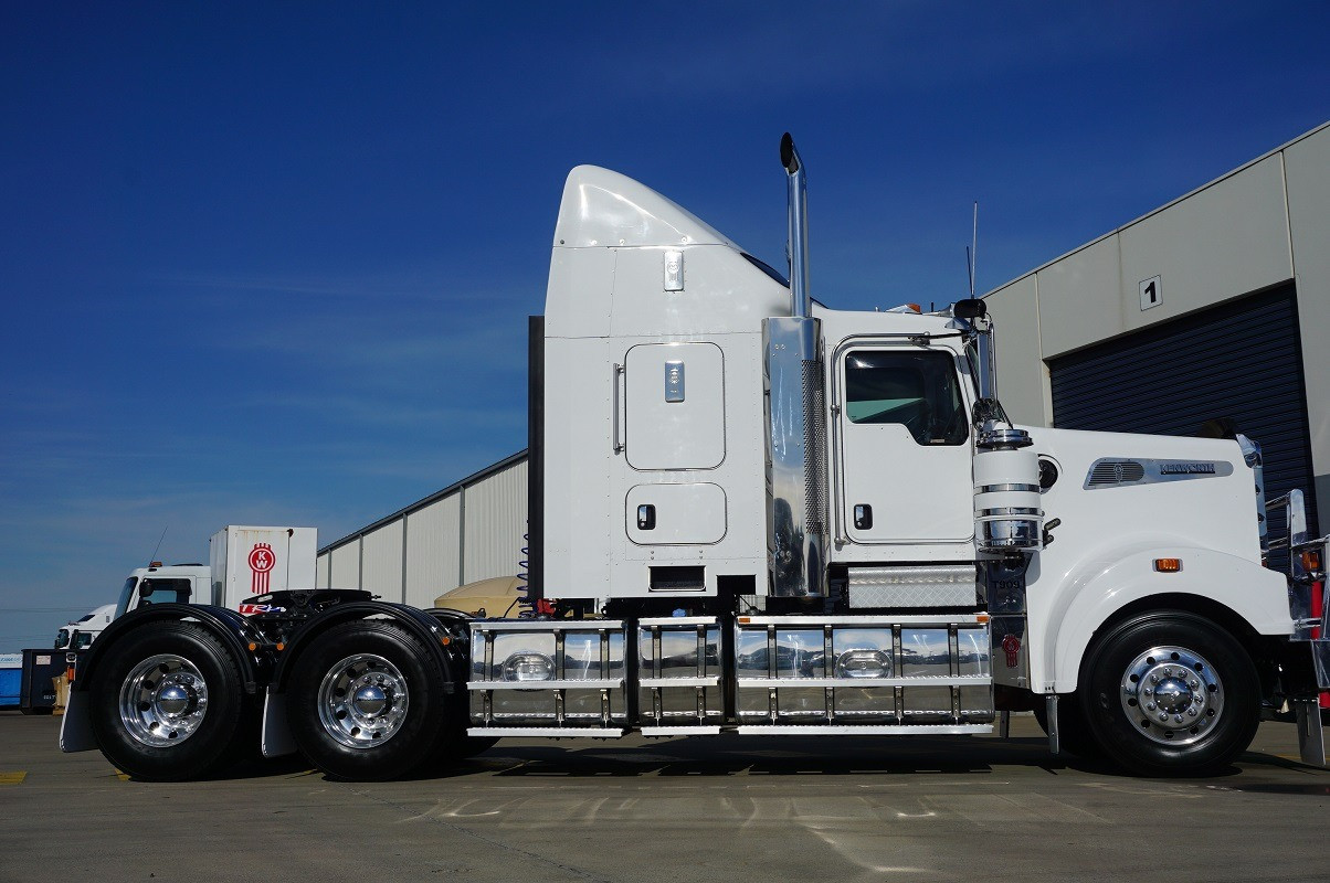 504-023 1/32 ケンワース T909 PRIME MOVER ブラック 2015 KENWORTH T909 TRUCK AUTOMATIC PRIMEMOVER - JTFD5060378 - JUST