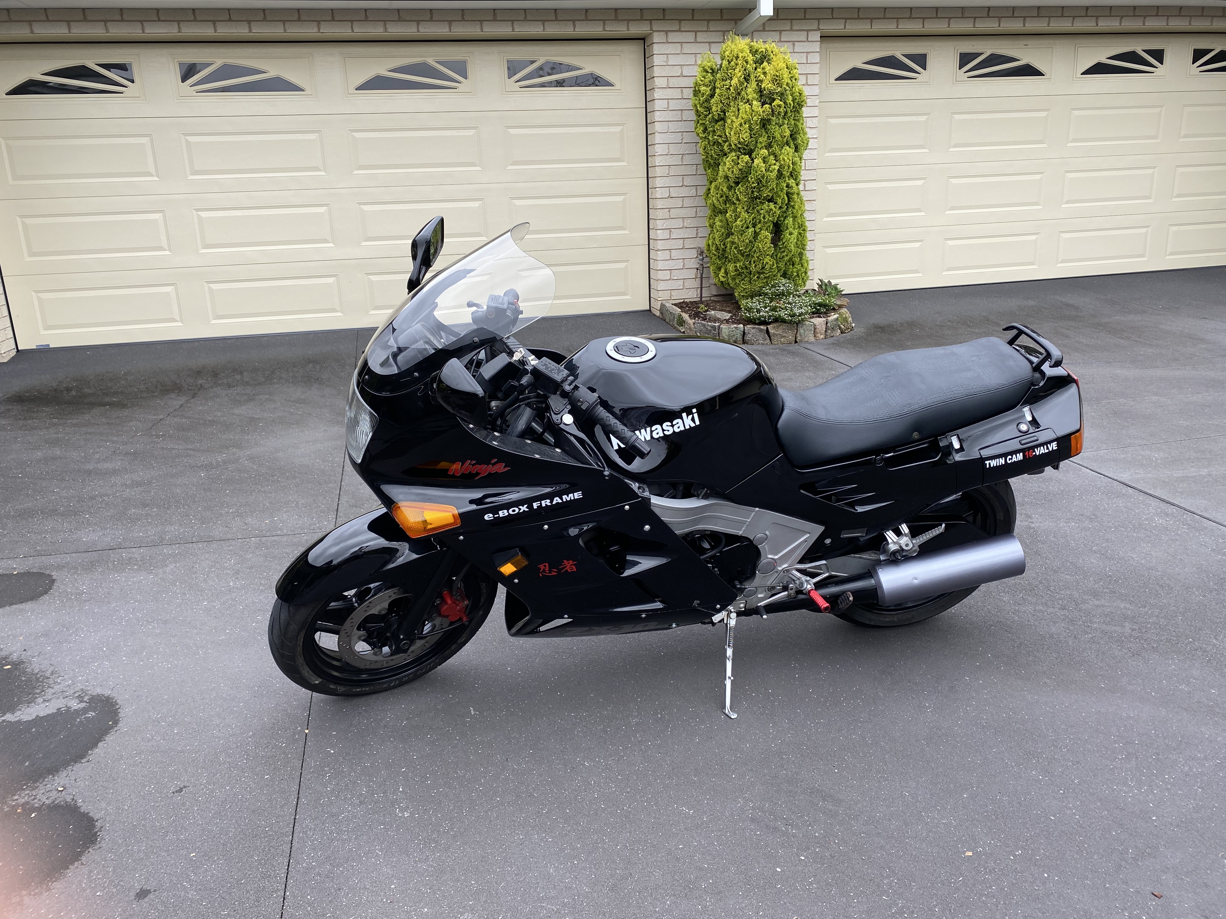 1989 KAWASAKI ZX10 NINJA ROAD - JBW5227957 - JUST BIKES