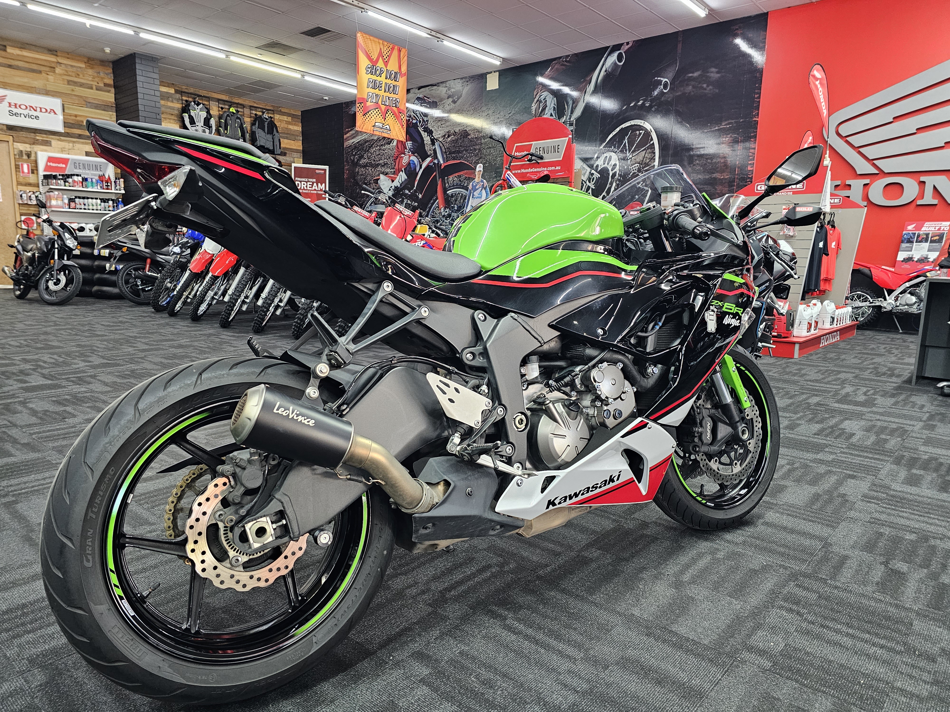 2022 KAWASAKI NINJA ZX-6R (636) KRT EDITION SPORTS - JBW5266768