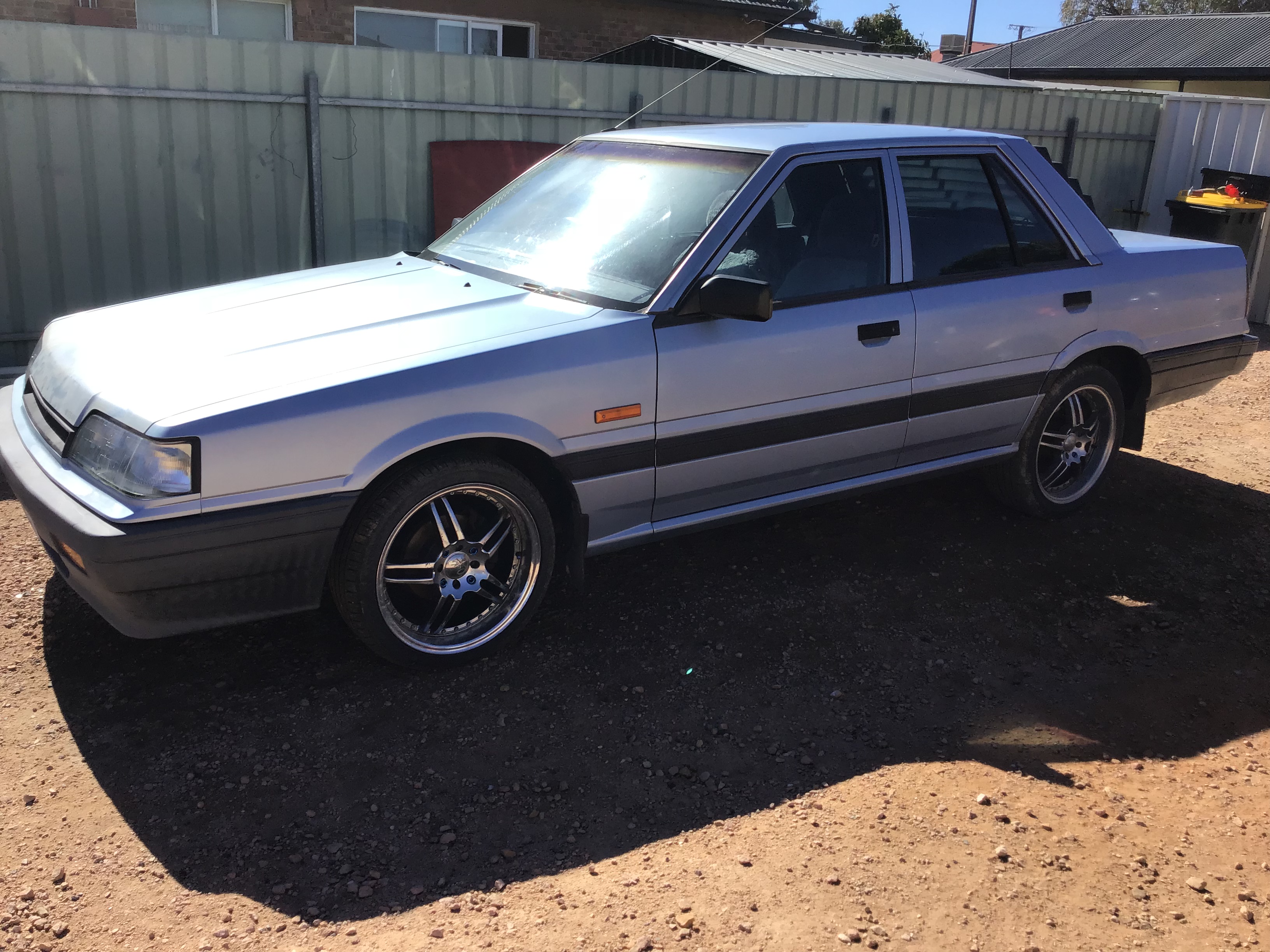イーグル　R31 1990 NISSAN SKYLINE R31 4D SEDAN - JCW5055688 - JUST CARS