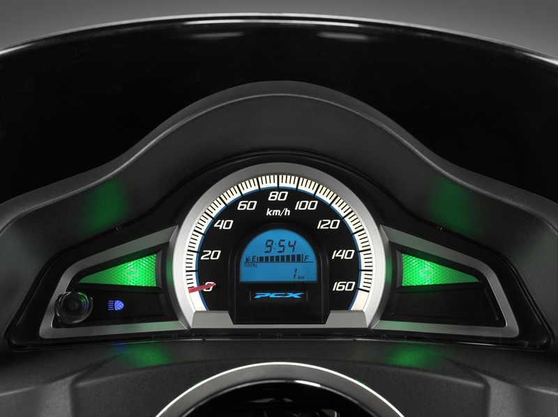 Honda update PCX 150 scooter for 2015