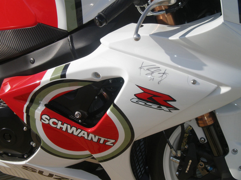Suzuki donate Schwantz GSX-R1000 to charity