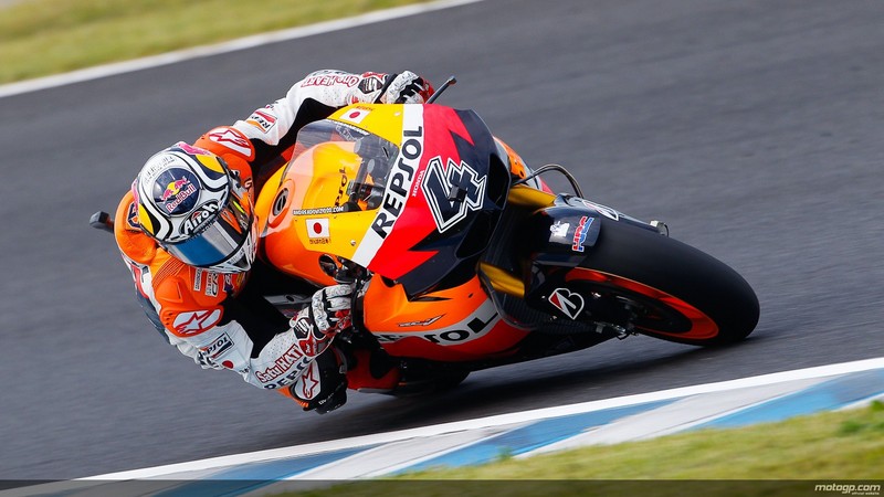 Dovizioso signs with Tech 3 Yamaha for 2012