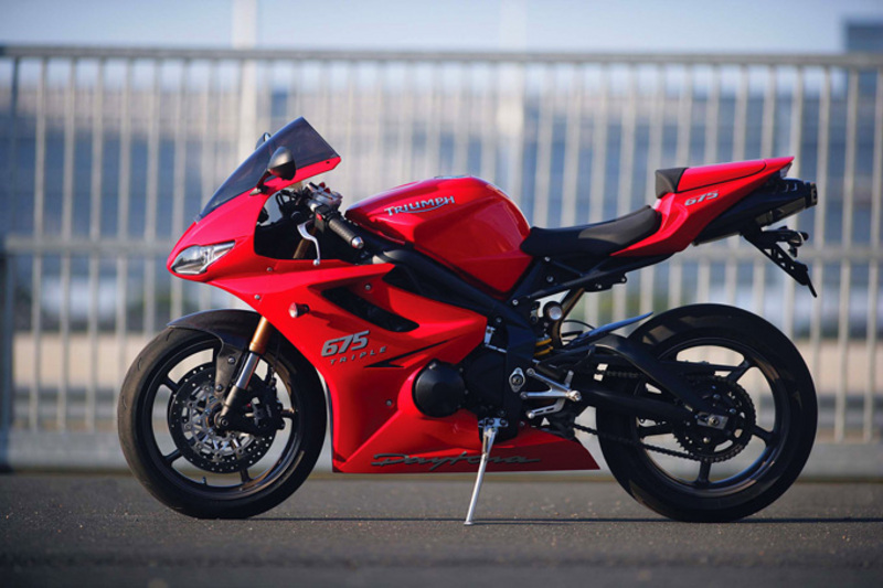 2009 Triumph Daytona 675 in red