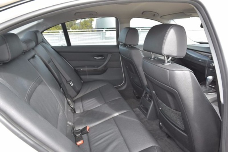2011 BMW 320I LIFESTYLE E90