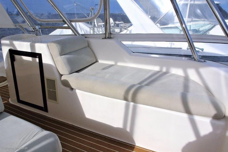 Riviera 42 Flybridge *** OUTSTANDING CONDITION ***$459,000***
