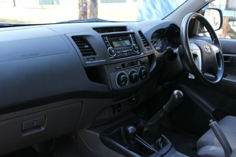 2012 TOYOTA HILUX SR (4x4) KUN26R MY12