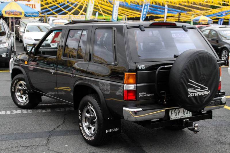 1993 NISSAN PATHFINDER Ti (4x4)
