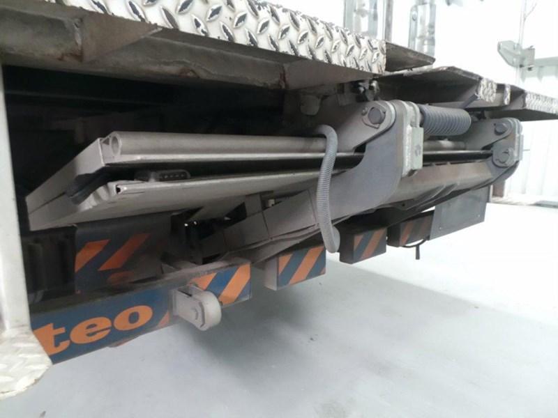 2010 FUSO CANTER