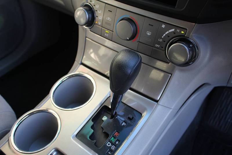 2011 TOYOTA KLUGER KX-R (FWD) 5 SEAT GSU40R MY11 UPGRADE
