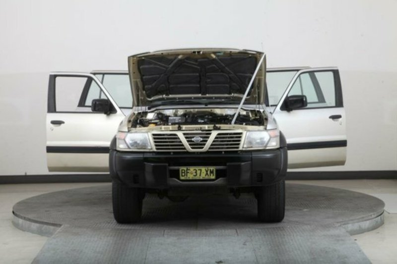 2000 NISSAN PATROL ST (4x4) GU