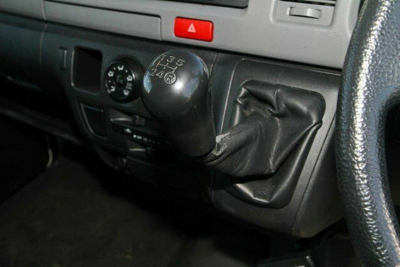 2008 TOYOTA HIACE LWB TRH201R MY07 UPGRADE
