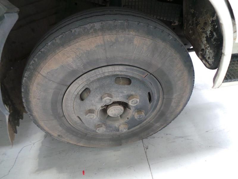 1985 FORD TRADER 0811