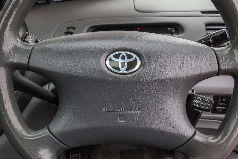 2001 TOYOTA TARAGO