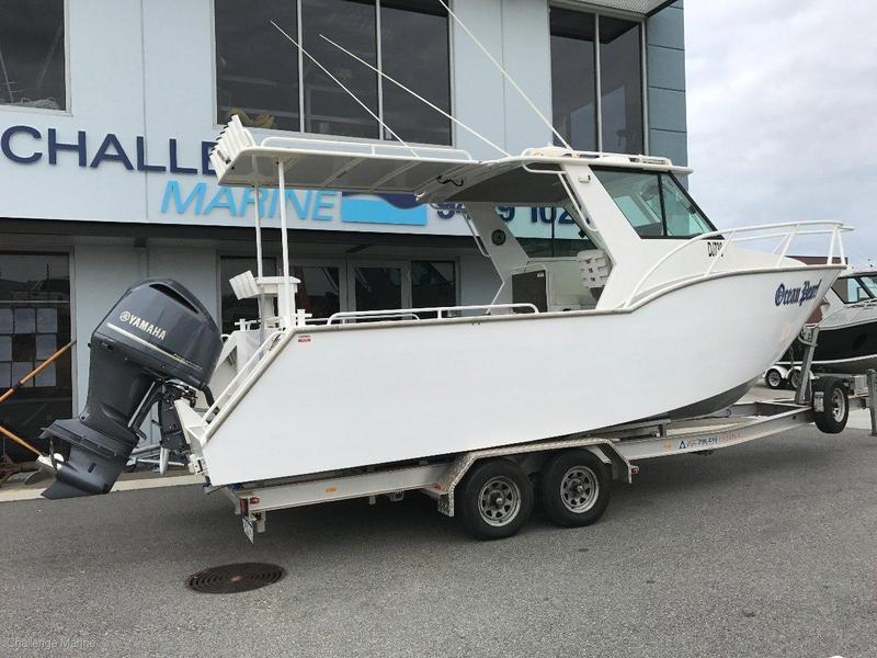 Bruce Boats Oceanrider 8M XL Fishing Deck