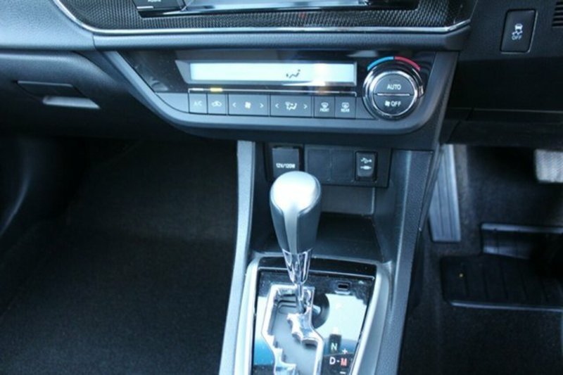 2014 TOYOTA COROLLA ZR ZRE172R