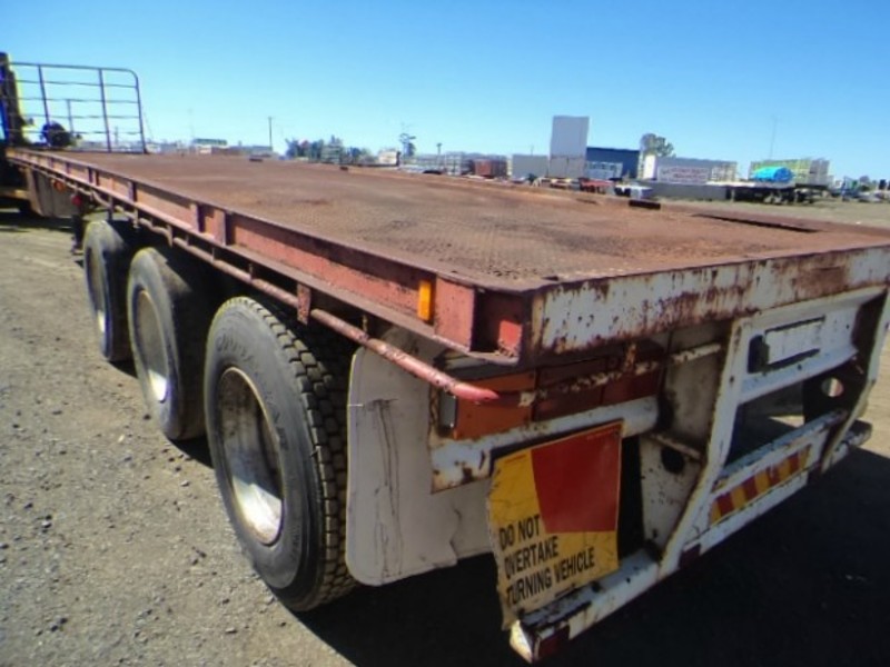 Haulmark Flat top Semi Trailer