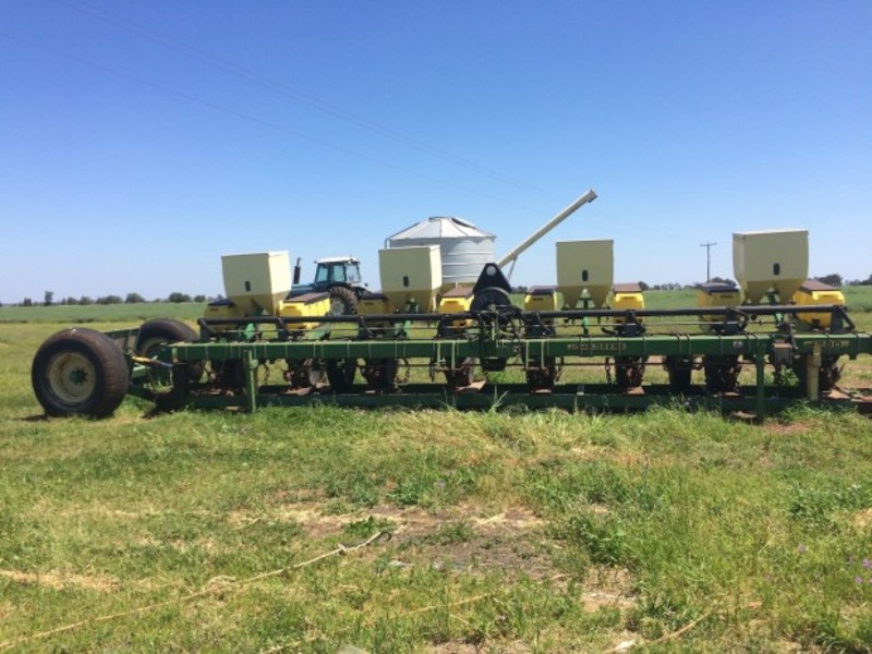 JOHN DEERE 1700 Seeding Planting Equip