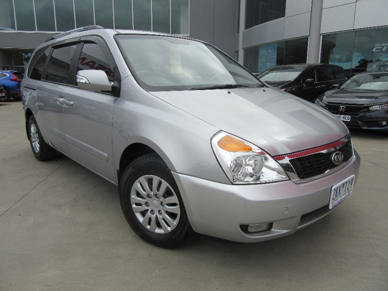 2010 KIA GRAND CARNIVAL SI VQ