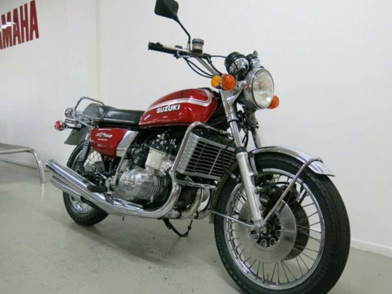 1975 SUZUKI GT750