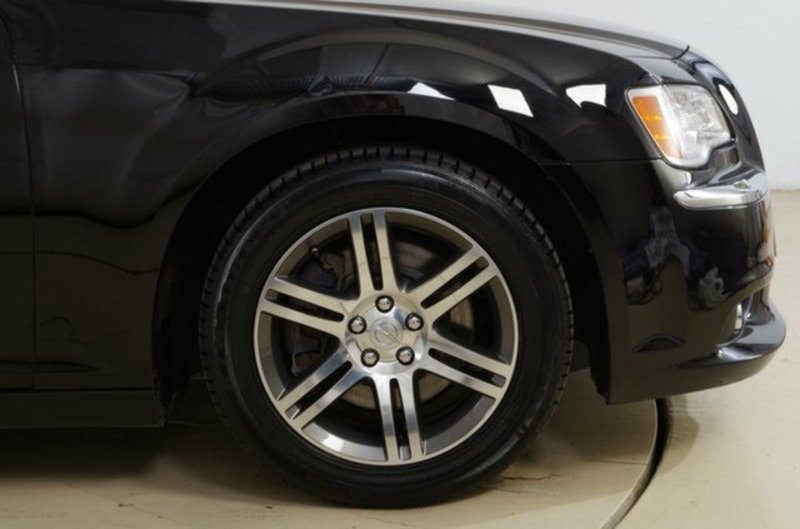 2012 CHRYSLER 300 LIMITED MY12