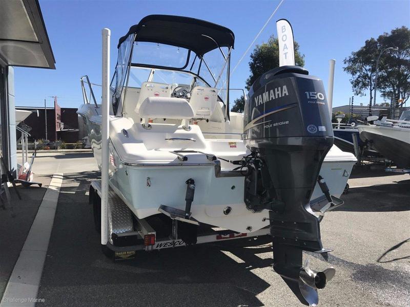 Key West 211 Walkaround 4 Stroke Yamaha