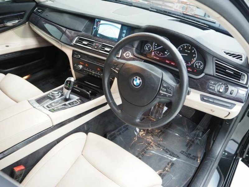 2009 BMW 7 50i F01