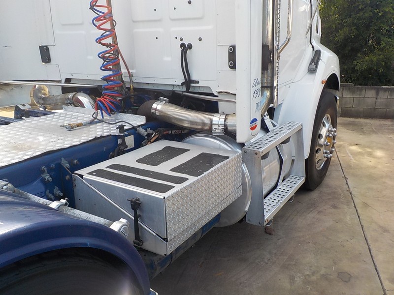 2003 STERLING LT9500 Truck