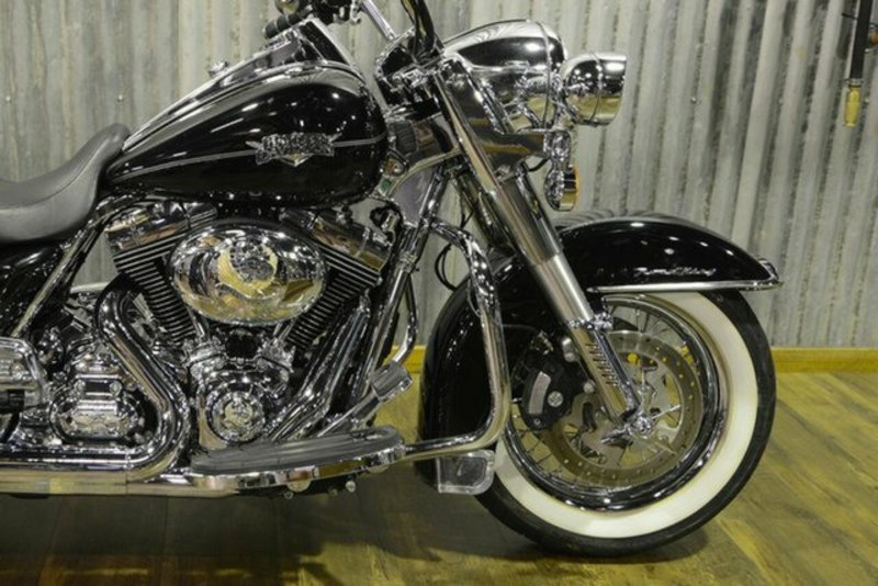 2011 HARLEY-DAVIDSON 1700CC FLHR ROAD KING MY11