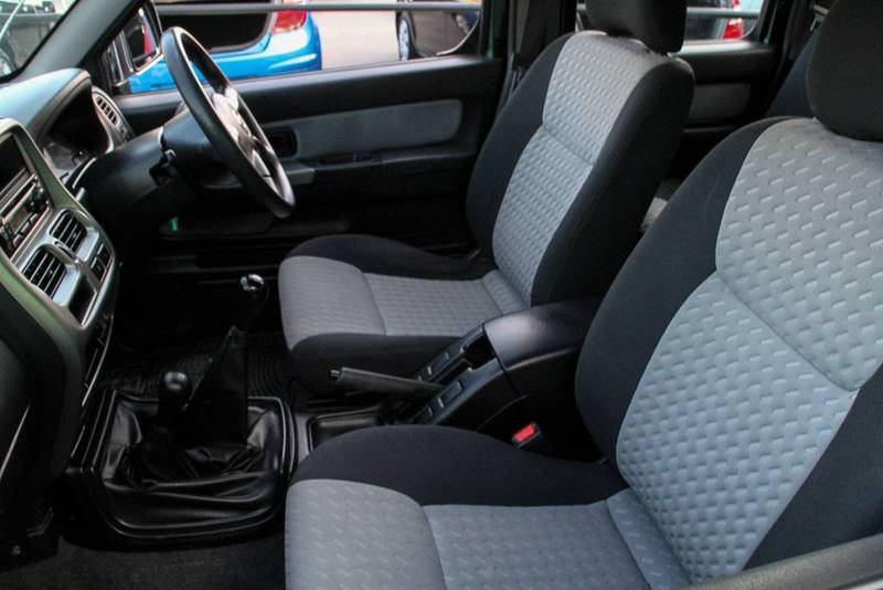 2006 NISSAN NAVARA ST-R (4x4) D22