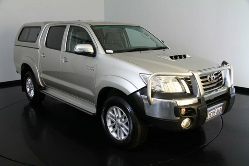 2013 TOYOTA HILUX SR5 (4x4) KUN26R MY12