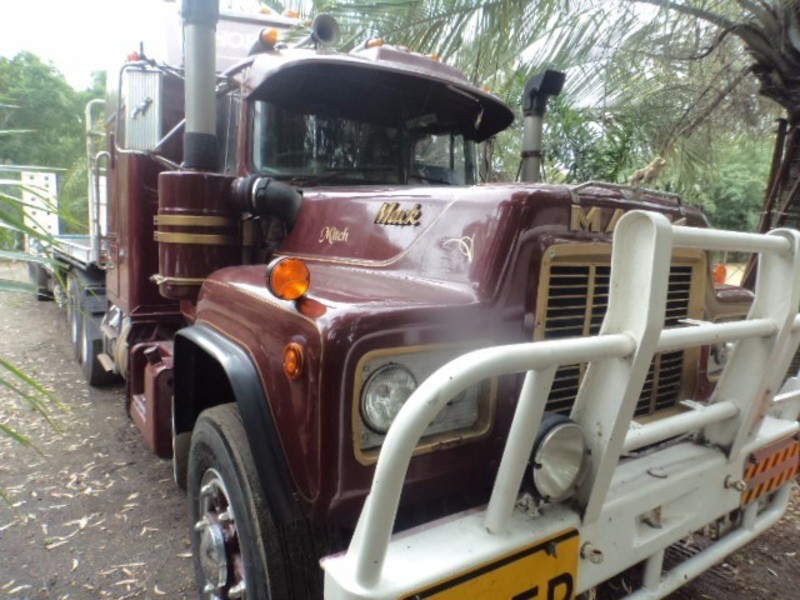 1976 MACK R600 SERIES Prime Mover R600 SERIES Truck