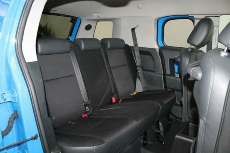2011 TOYOTA FJ CRUISER GSJ15R