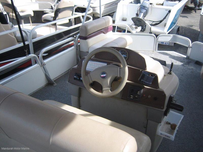 Sun Tracker Bass Buggy 18