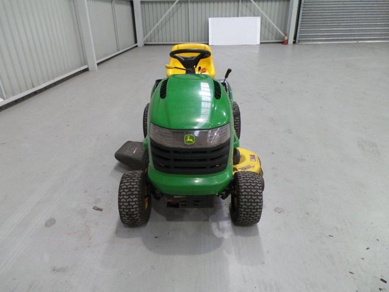 JOHN DEERE L111 RIDE ON MOWER