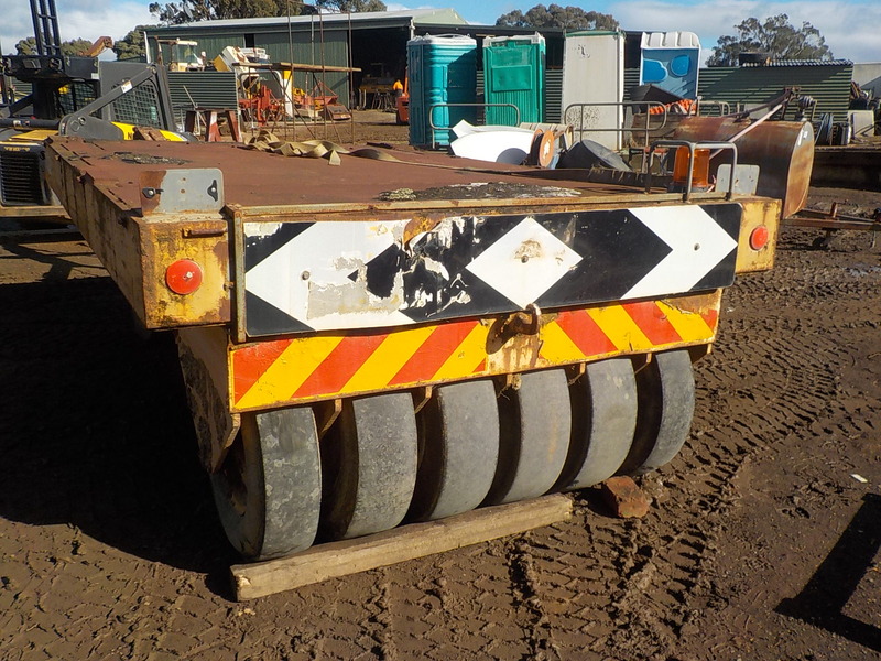 RUBBER TYRED ROLLER 0750