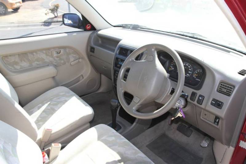 1997 DAIHATSU PYZAR GRV