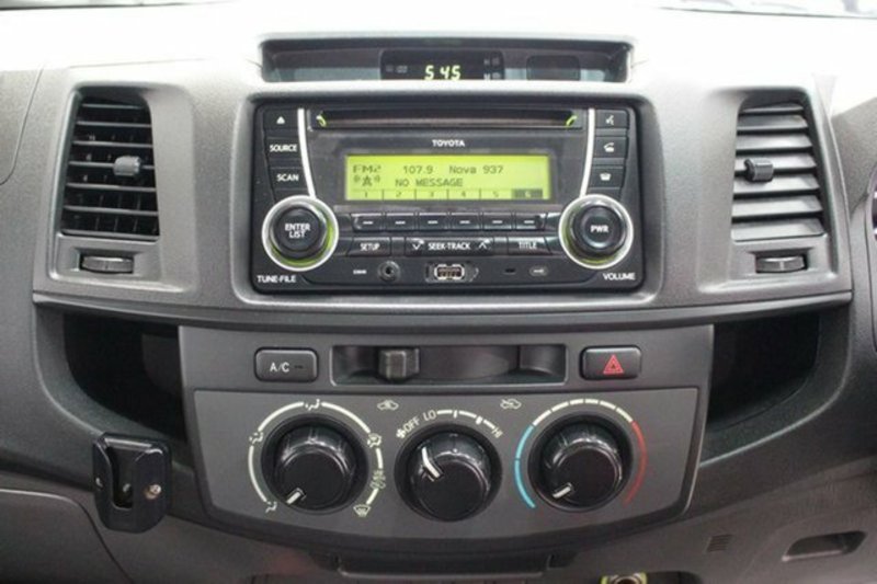 2012 TOYOTA HILUX SR (4x4) KUN26R MY12