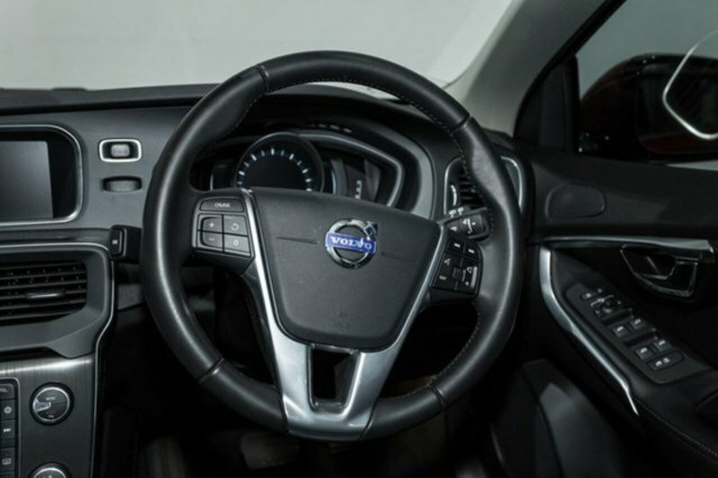 2015 VOLVO V40 T4 LUXURY M MY15