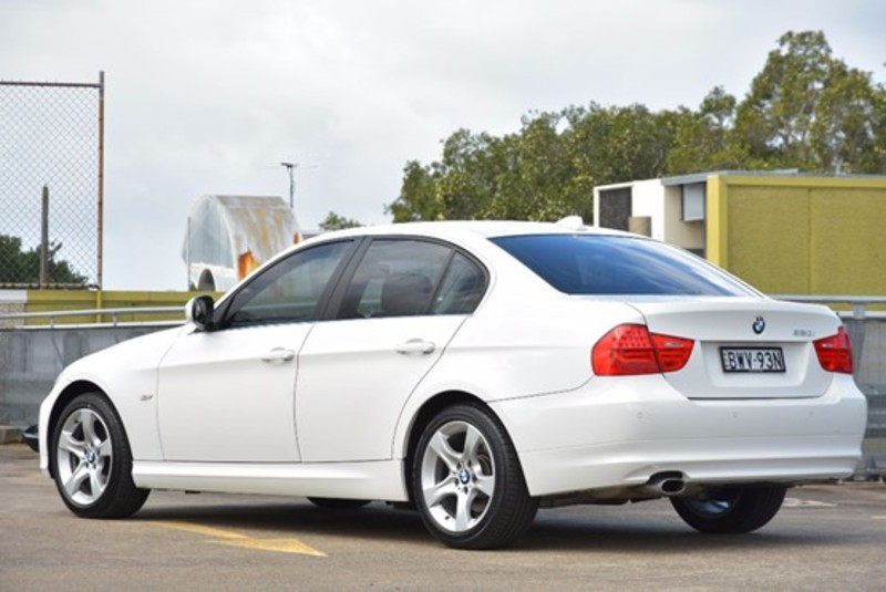 2011 BMW 320I LIFESTYLE E90