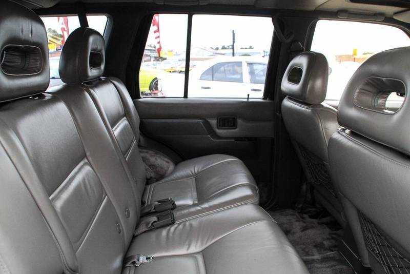 1993 NISSAN PATHFINDER Ti (4x4)