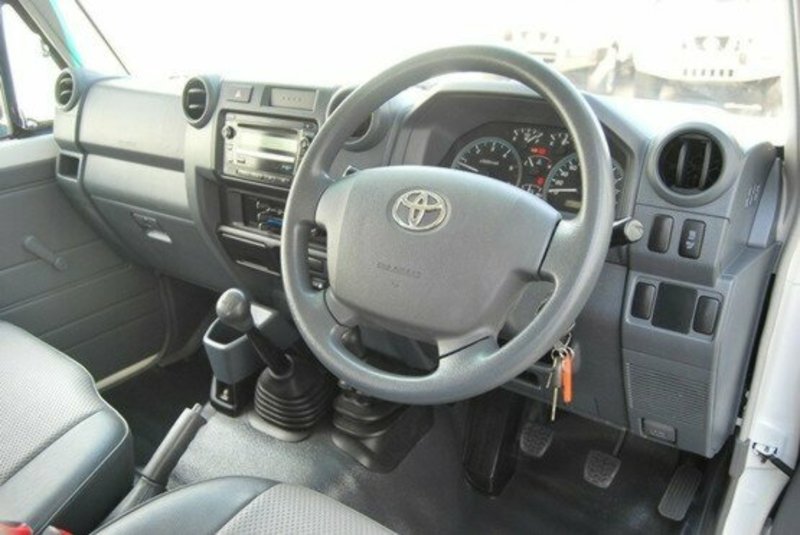 2009 TOYOTA LANDCRUISER Workmate Troopcarrier VDJ78R MY10