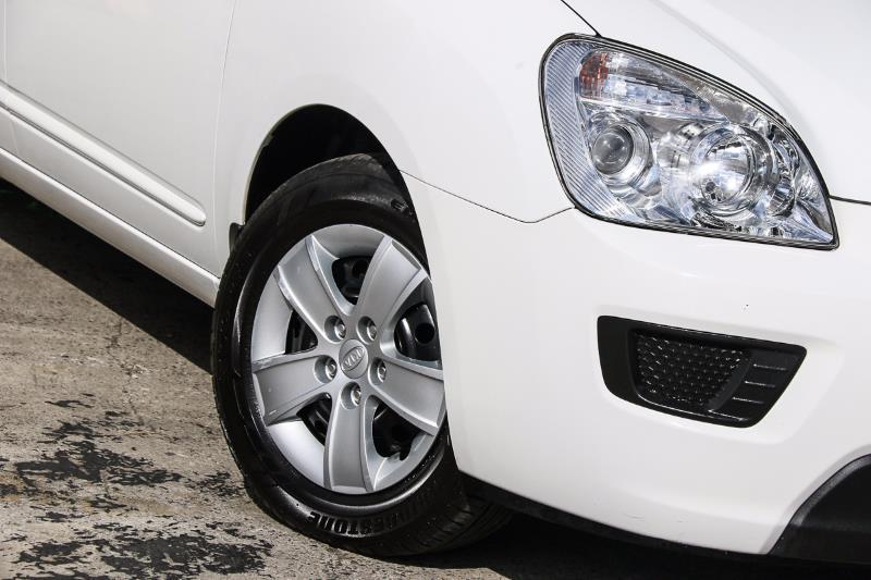 2008 KIA RONDO UN