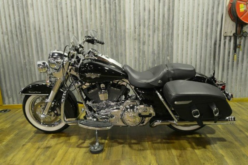 2011 HARLEY-DAVIDSON 1700CC FLHR ROAD KING MY11