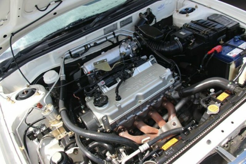 2001 MITSUBISHI LANCER GLi CE2