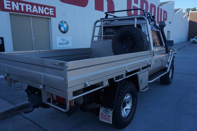 2006 TOYOTA LANDCRUISER RV (4x4) HDJ79R