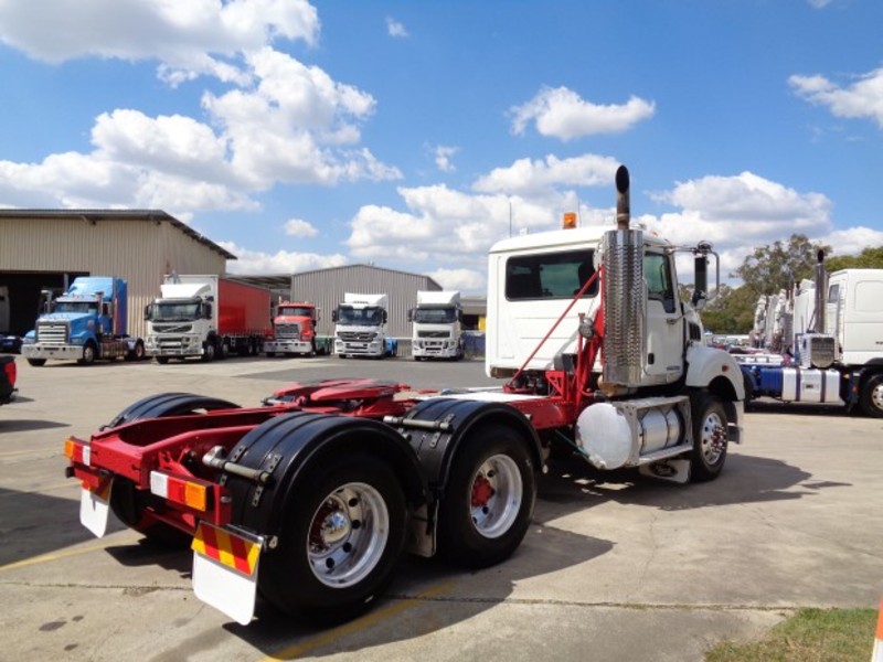 2011 MACK METRO-LINER
