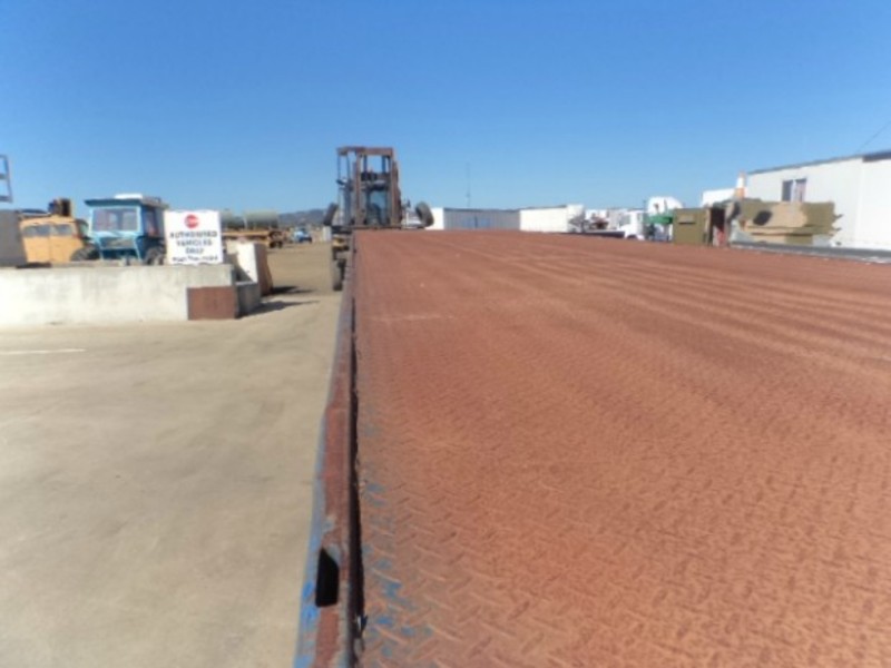 1995 Maxitrans Flat top Semi Trailer
