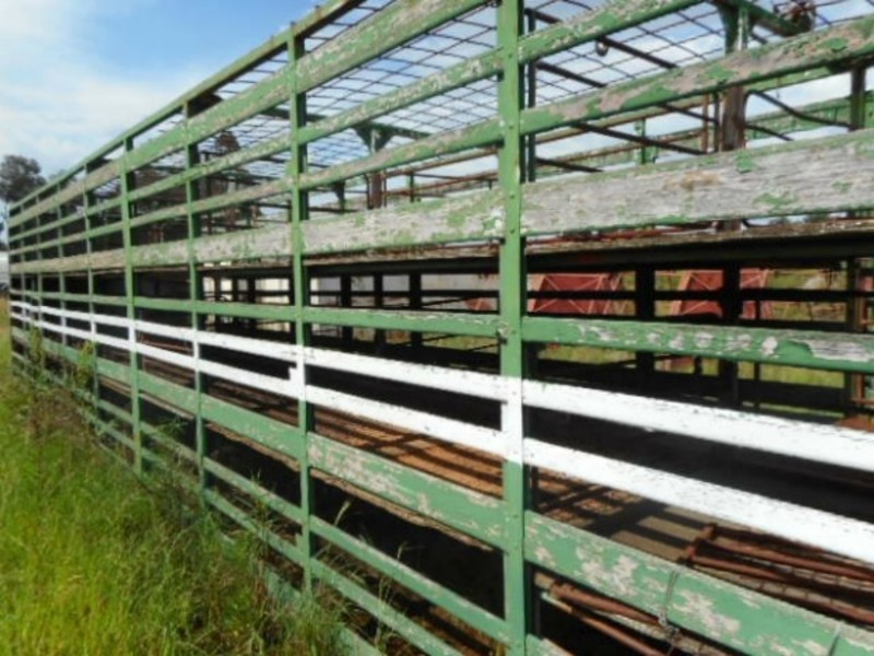 Custom Livestock Equip