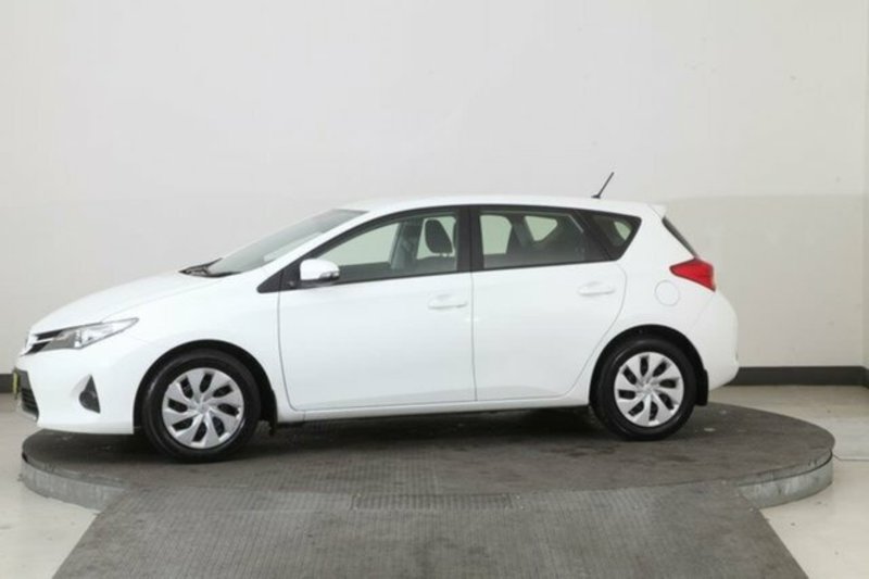 2013 TOYOTA COROLLA ASCENT ZRE182R